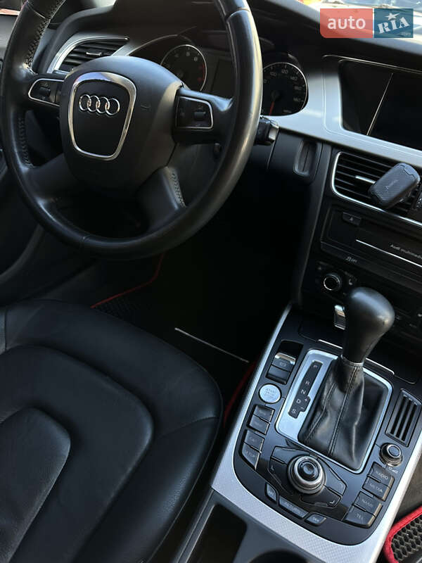Седан Audi A4 2012 в Черкассах