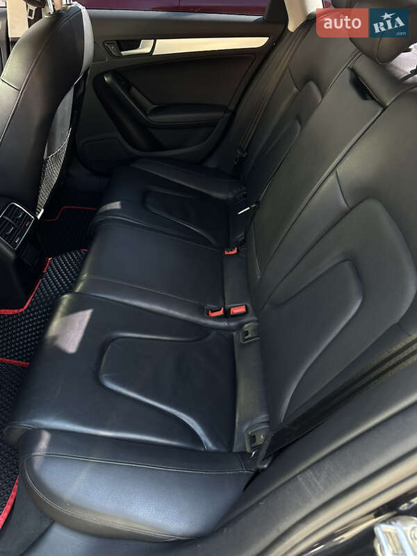 Седан Audi A4 2012 в Черкассах