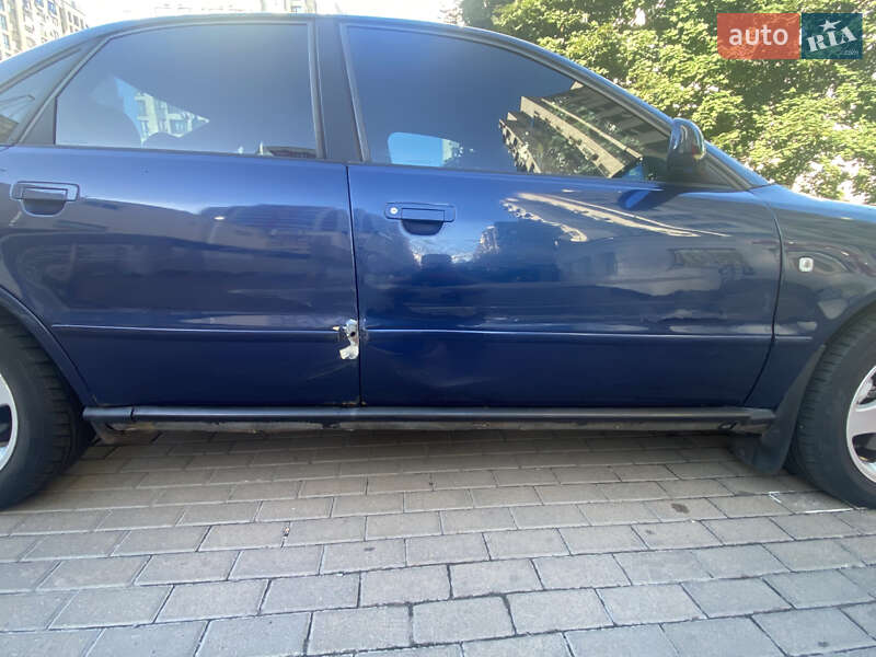 Седан Audi A4 1996 в Киеве