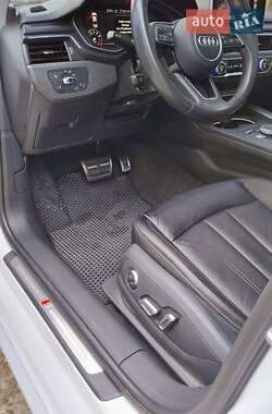 Седан Audi A4 2016 в 