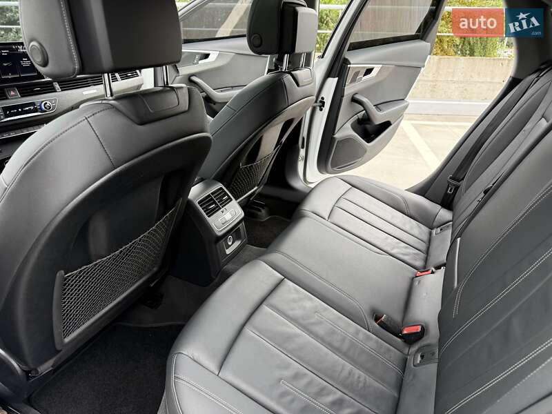 Седан Audi A4 2021 в Киеве