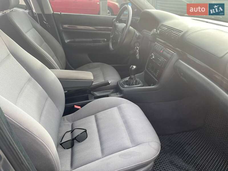 Седан Audi A4 1995 в Житомире