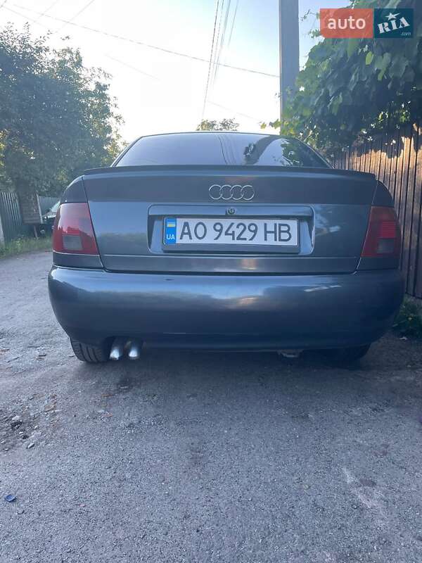 Седан Audi A4 1995 в Житомире