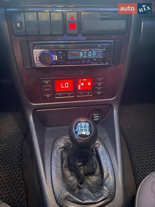 Седан Audi A4 1995 в Житомире
