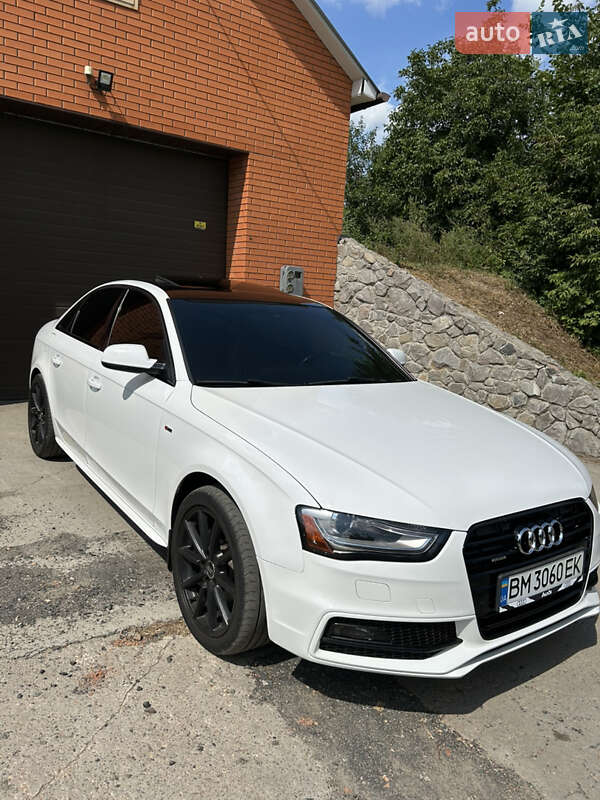Седан Audi A4 2015 в Ромнах