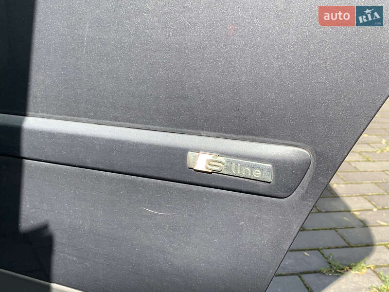 Седан Audi A4 2002 в Ровно