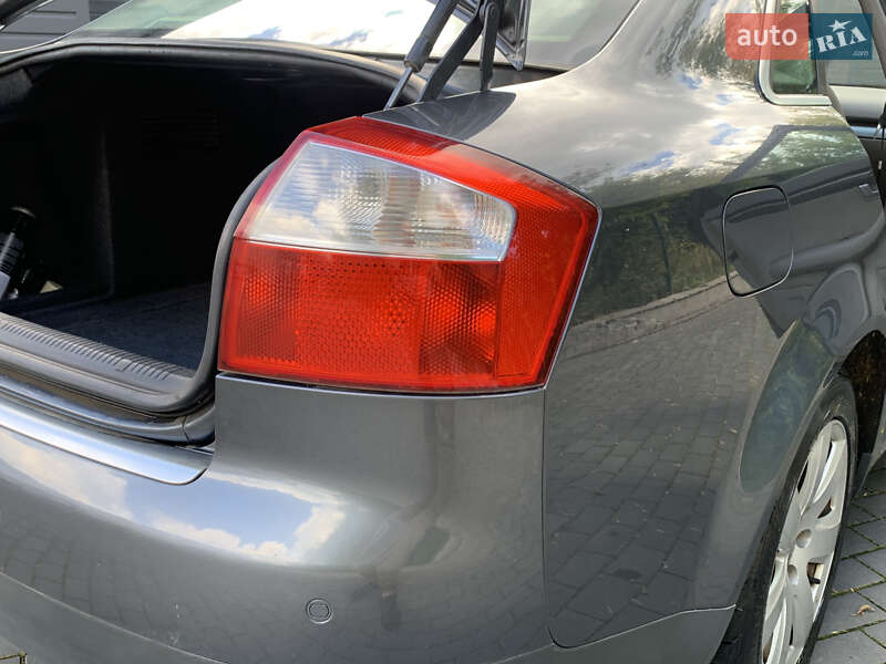 Седан Audi A4 2002 в Ровно