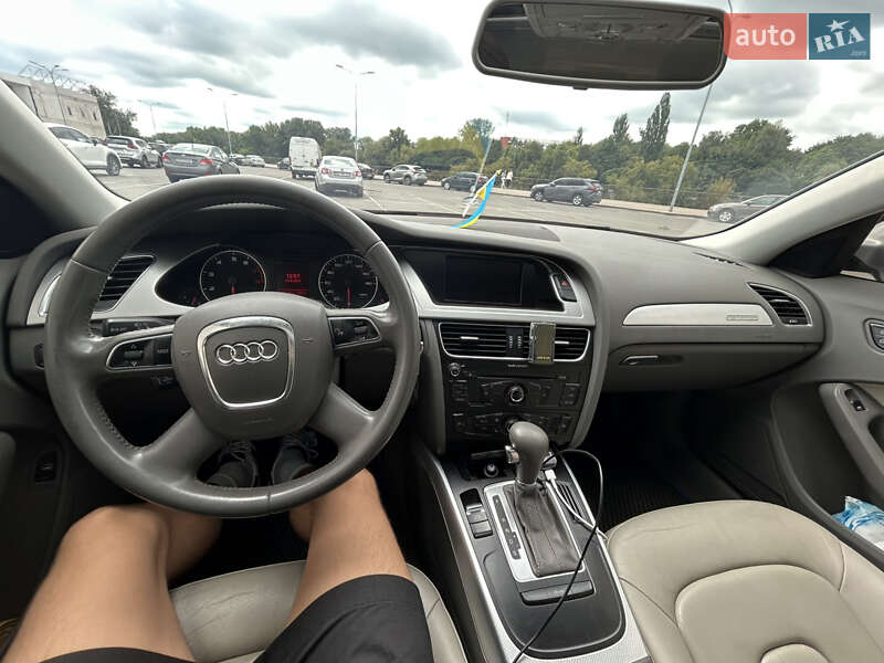 Седан Audi A4 2011 в Сумах