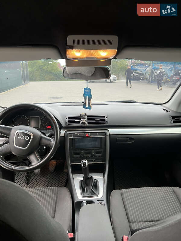 Седан Audi A4 2005 в Косове