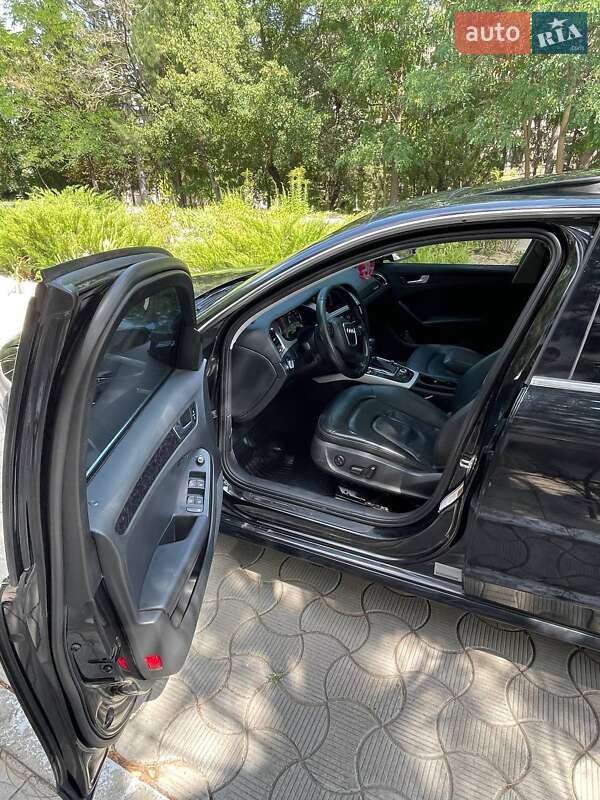 Седан Audi A4 2011 в Окнах фото 8 Седан Audi A4 2011 в Окнах