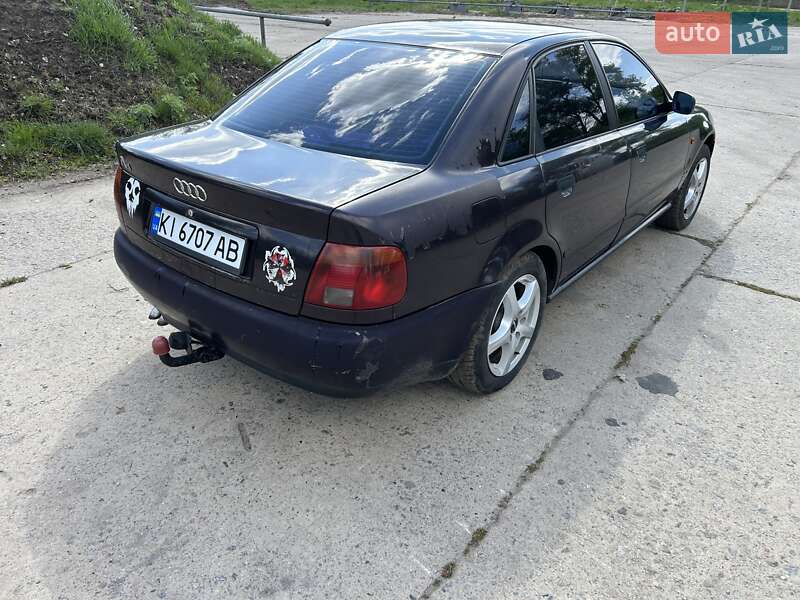 Седан Audi A4 1995 в Прилуках