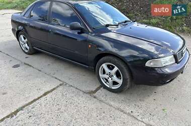 Седан Audi A4 1995 в 