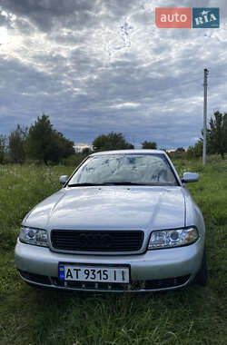 Седан Audi A4 1995 в Коломые