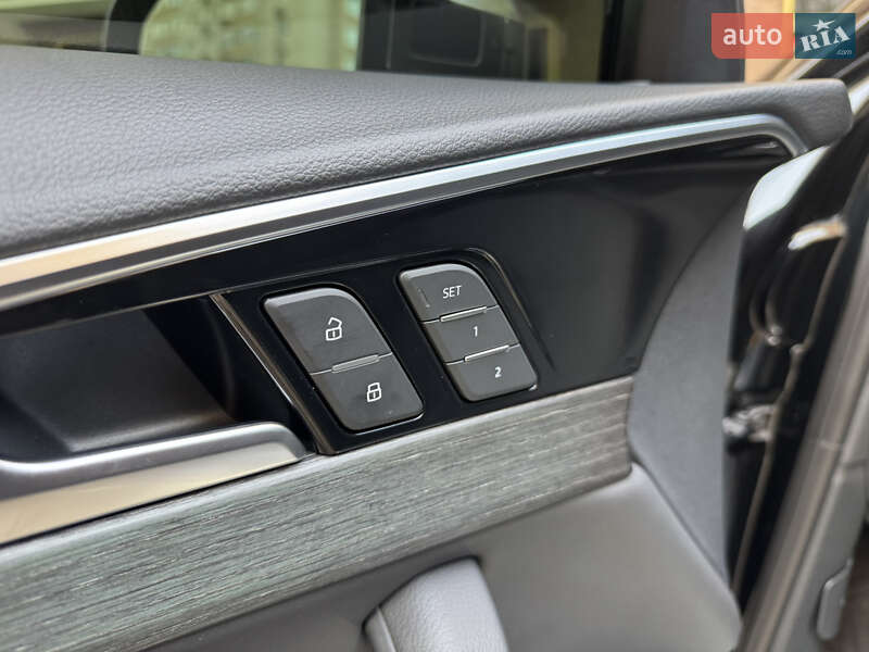 Седан Audi A4 2020 в Одессе