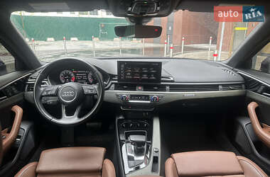 Седан Audi A4 2020 в 