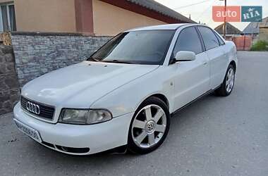 Седан Audi A4 1997 в Залещиках