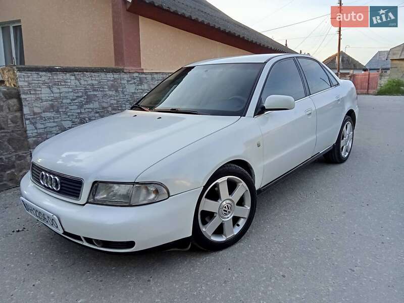 Седан Audi A4 1997 в 
