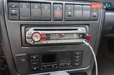 Седан Audi A4 1997 в 