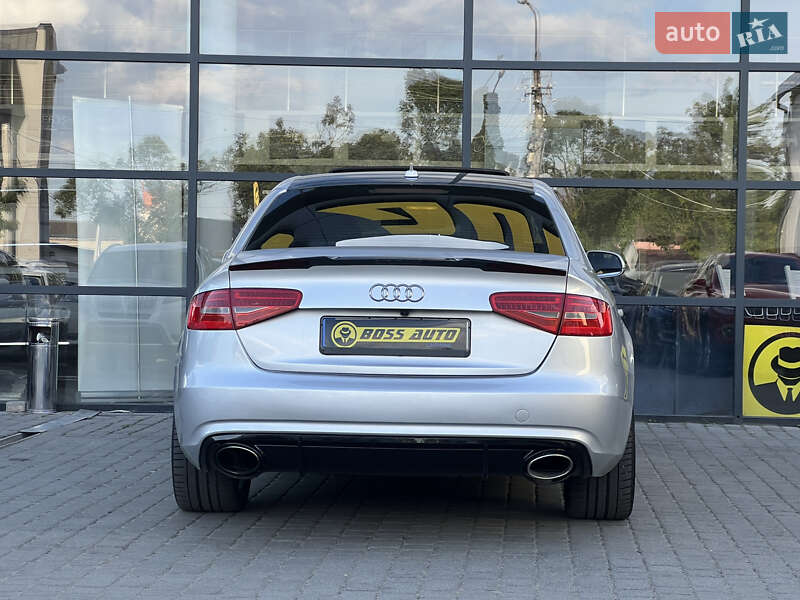 Седан Audi A4 2013 в Ивано-Франковске