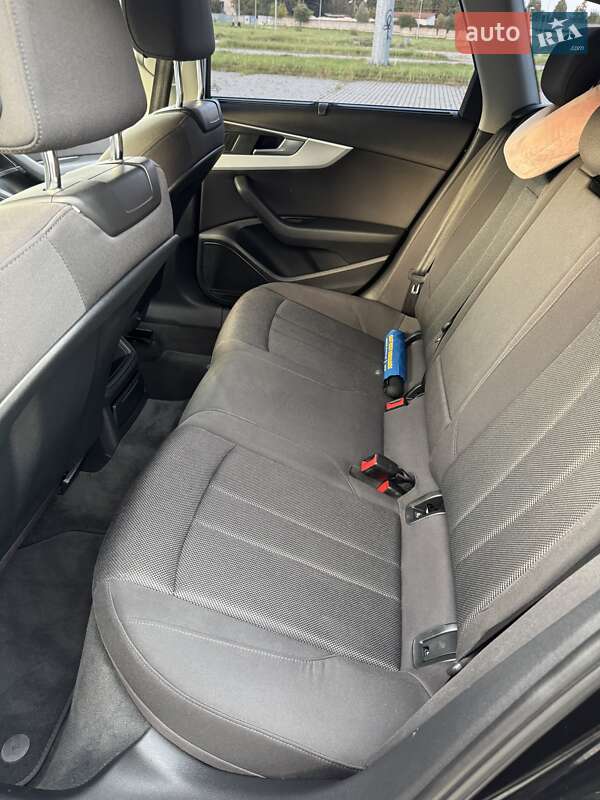 Универсал Audi A4 2016 в Львове