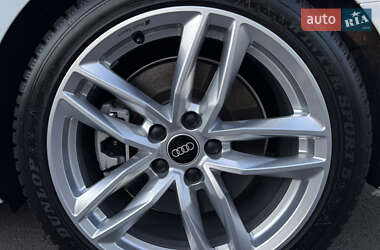 Седан Audi A4 2022 в 