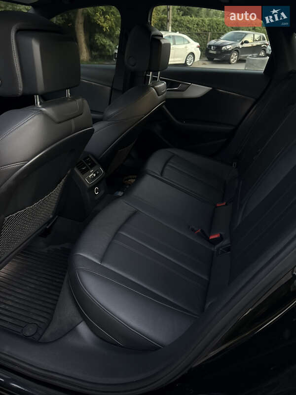 Седан Audi A4 2017 в Львове
