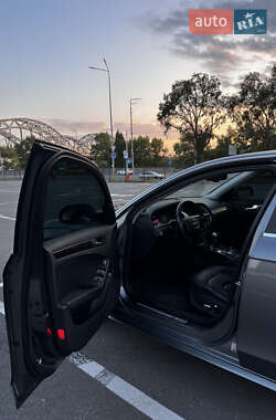 Седан Audi A4 2013 в 