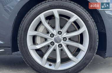 Седан Audi A4 2019 в 