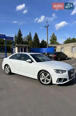 Седан Audi A4 2018 в Перечине
