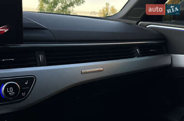 Седан Audi A4 2020 в 