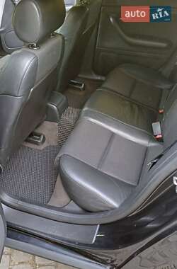 Седан Audi A4 2003 в 