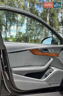 Седан Audi A4 2019 в 