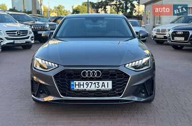 Седан Audi A4 2021 в 