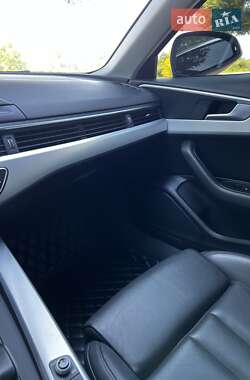 Седан Audi A4 2016 в 