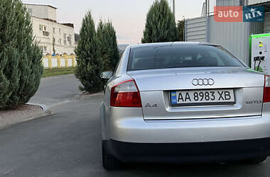 Седан Audi A4 2004 в 
