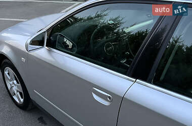 Седан Audi A4 2004 в 