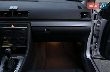 Седан Audi A4 2004 в 