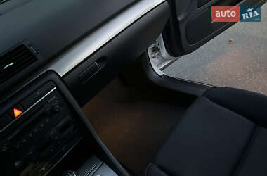 Седан Audi A4 2004 в 