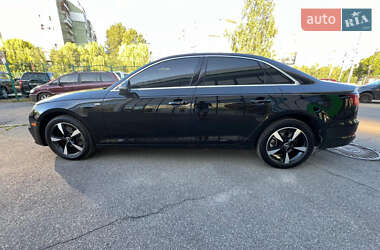 Седан Audi A4 2019 в 