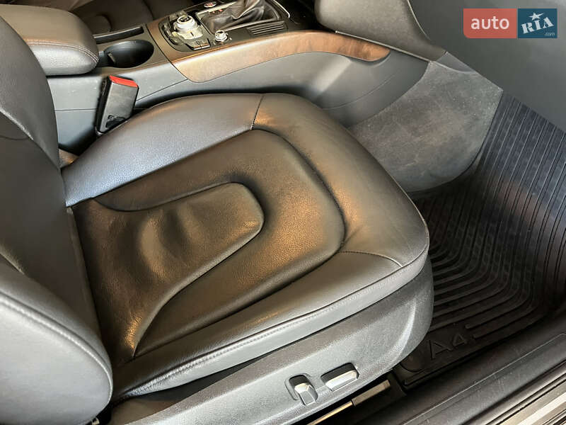 Седан Audi A4 2013 в Черновцах