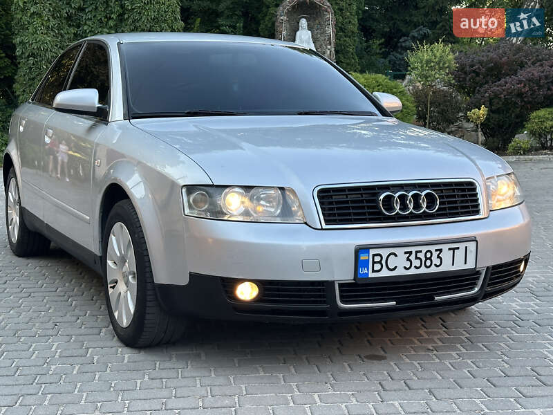 Седан Audi A4 2004 в 