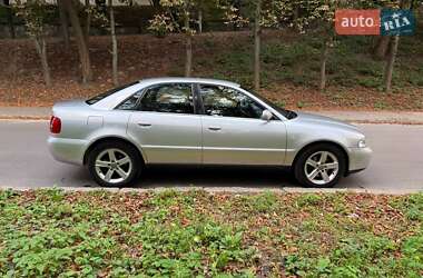 Седан Audi A4 1999 в 
