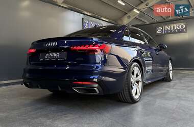 Седан Audi A4 2021 в 