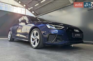 Седан Audi A4 2021 в 