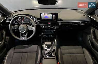 Седан Audi A4 2021 в 