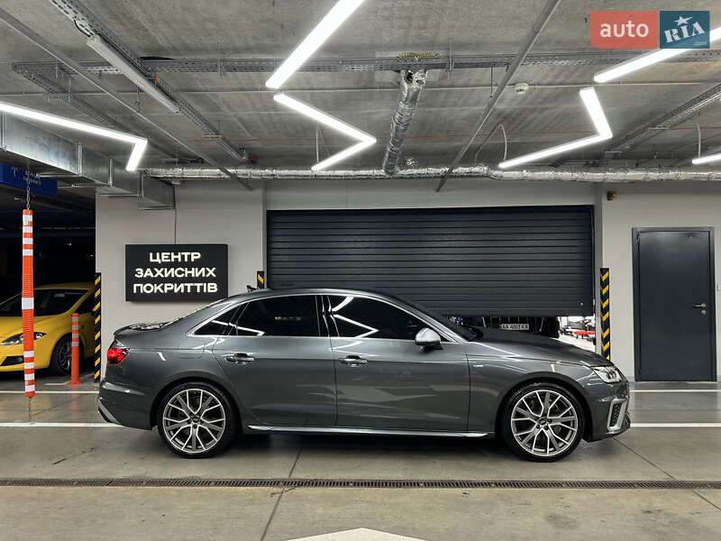 Седан Audi A4 2023 в 