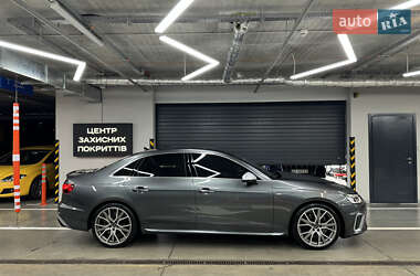 Седан Audi A4 2023 в 