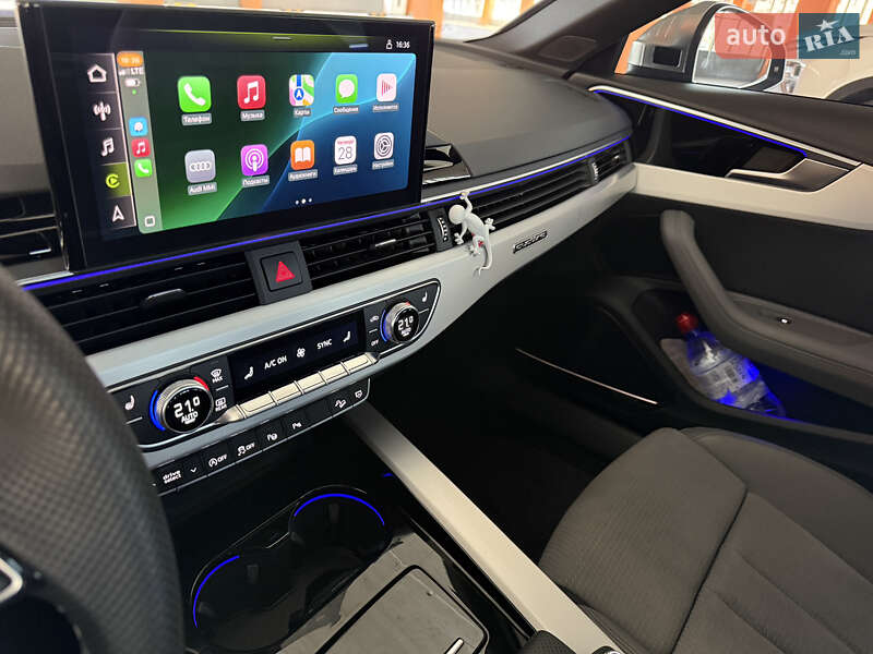 Седан Audi A4 2023 в Киеве