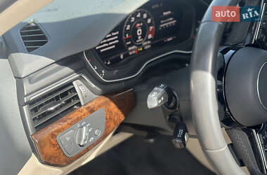 Седан Audi A4 2018 в 