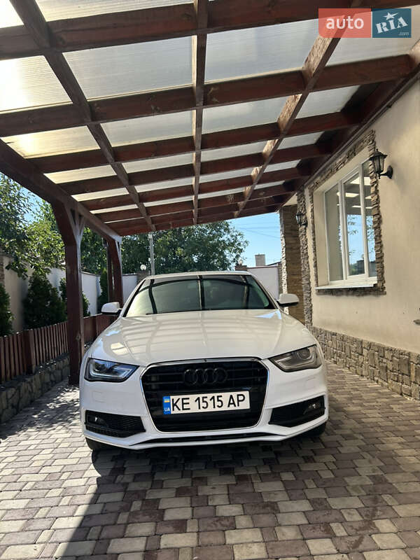 Седан Audi A4 2015 в Днепре